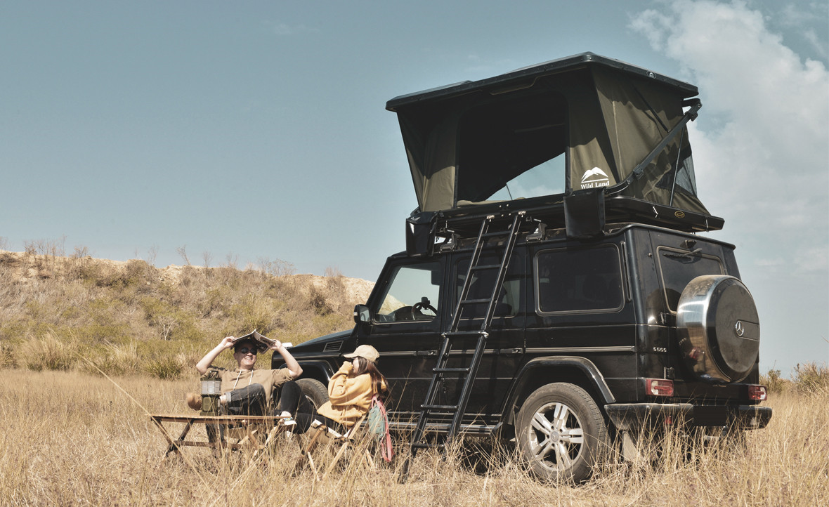 Popup-hard-shell-rooftop-tent