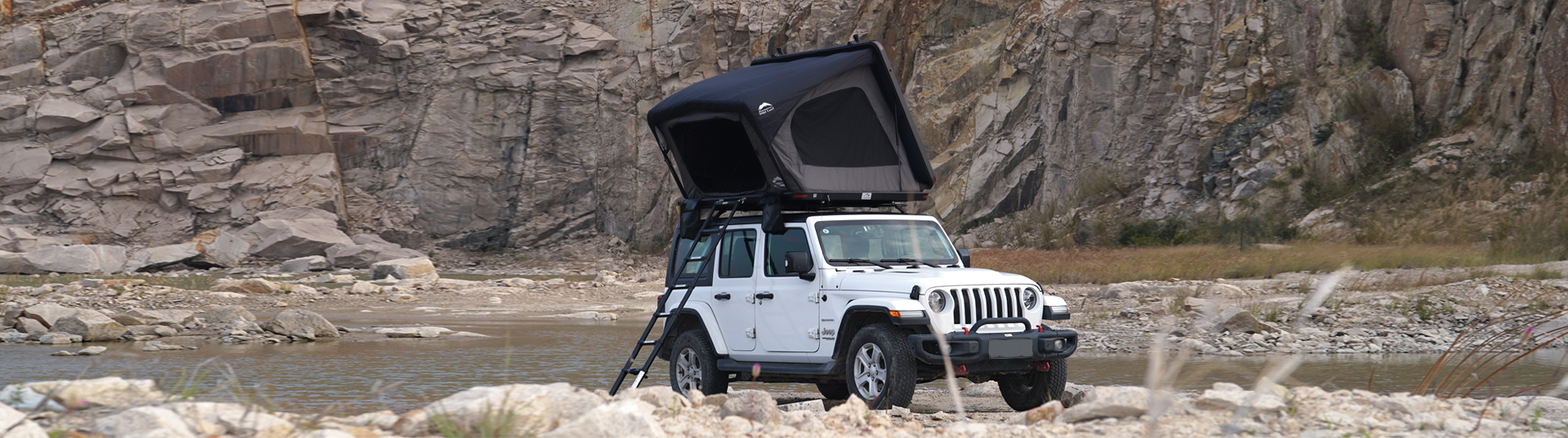 Wild Land Hard Shell Desert Cruiser Roof Top Tent