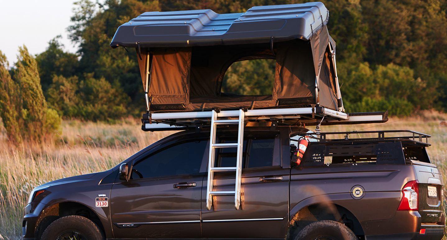 World‘s FIRST Electric and Solar Powered Rooftop Tents