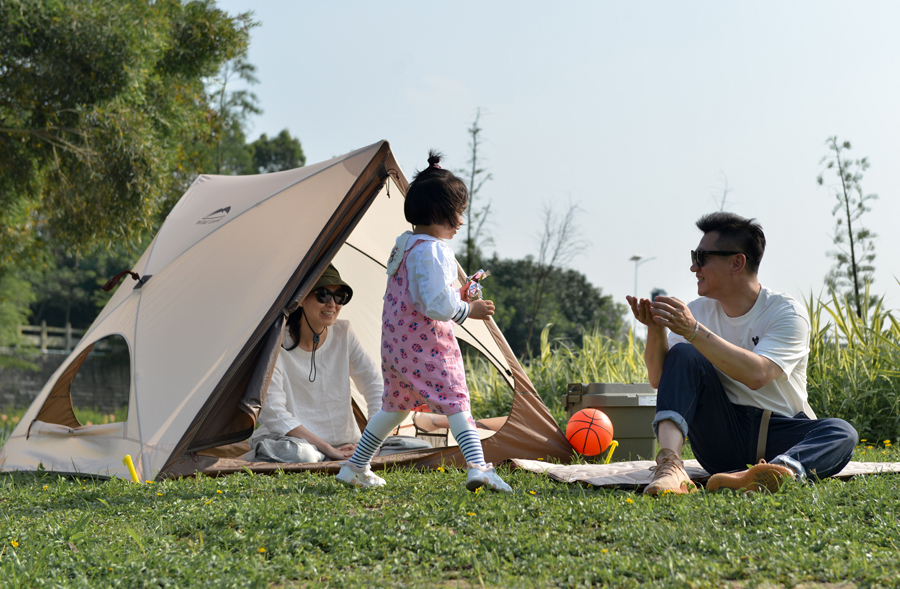 entheng-bobot-pantai-tenda